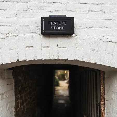 Feature Stone, Stunning Apartment, 2 X King Beds And Single, Sleeps 5 Castle Cary Exterior photo