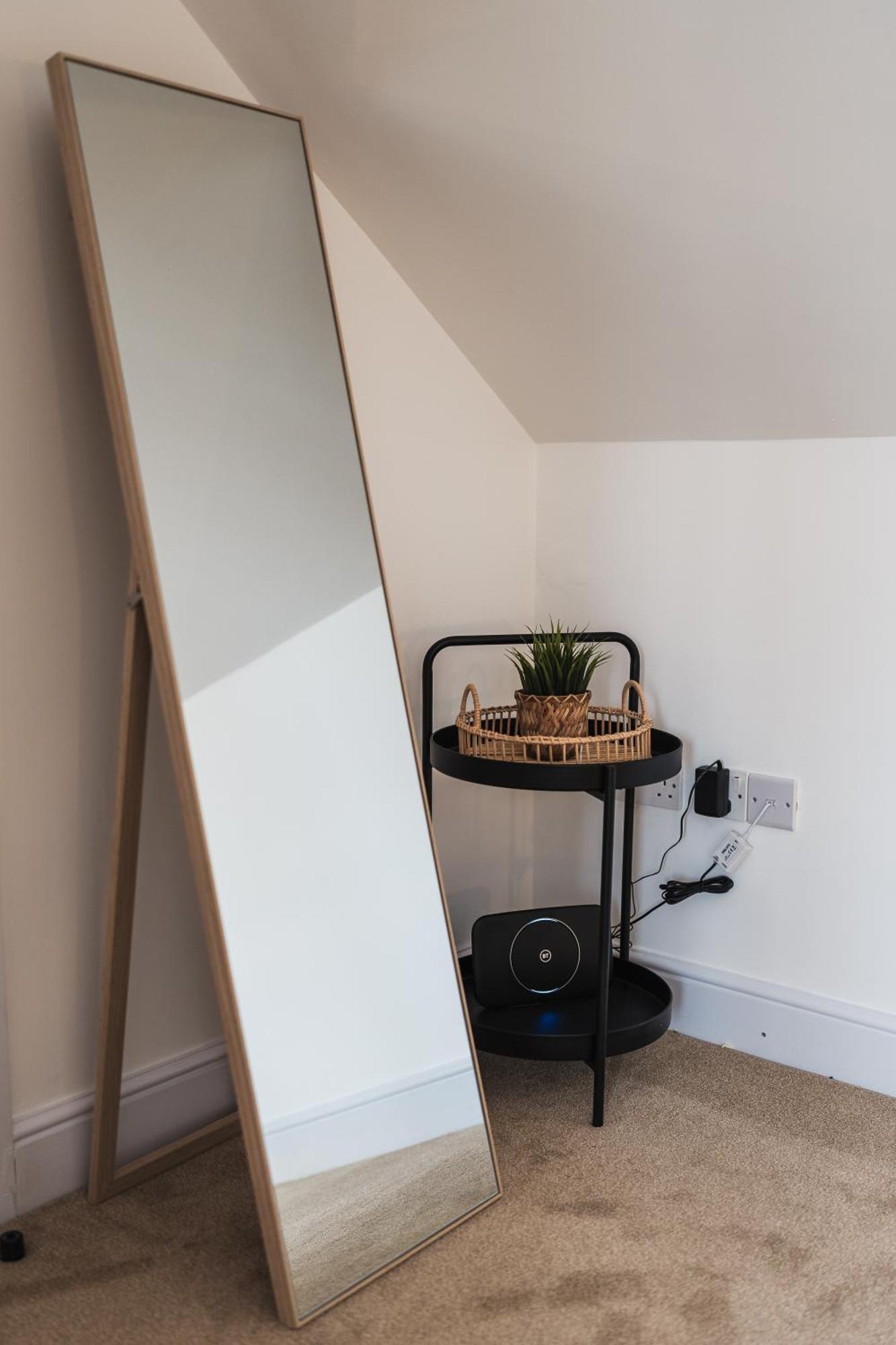 Feature Stone, Stunning Apartment, 2 X King Beds And Single, Sleeps 5 * Castle Cary